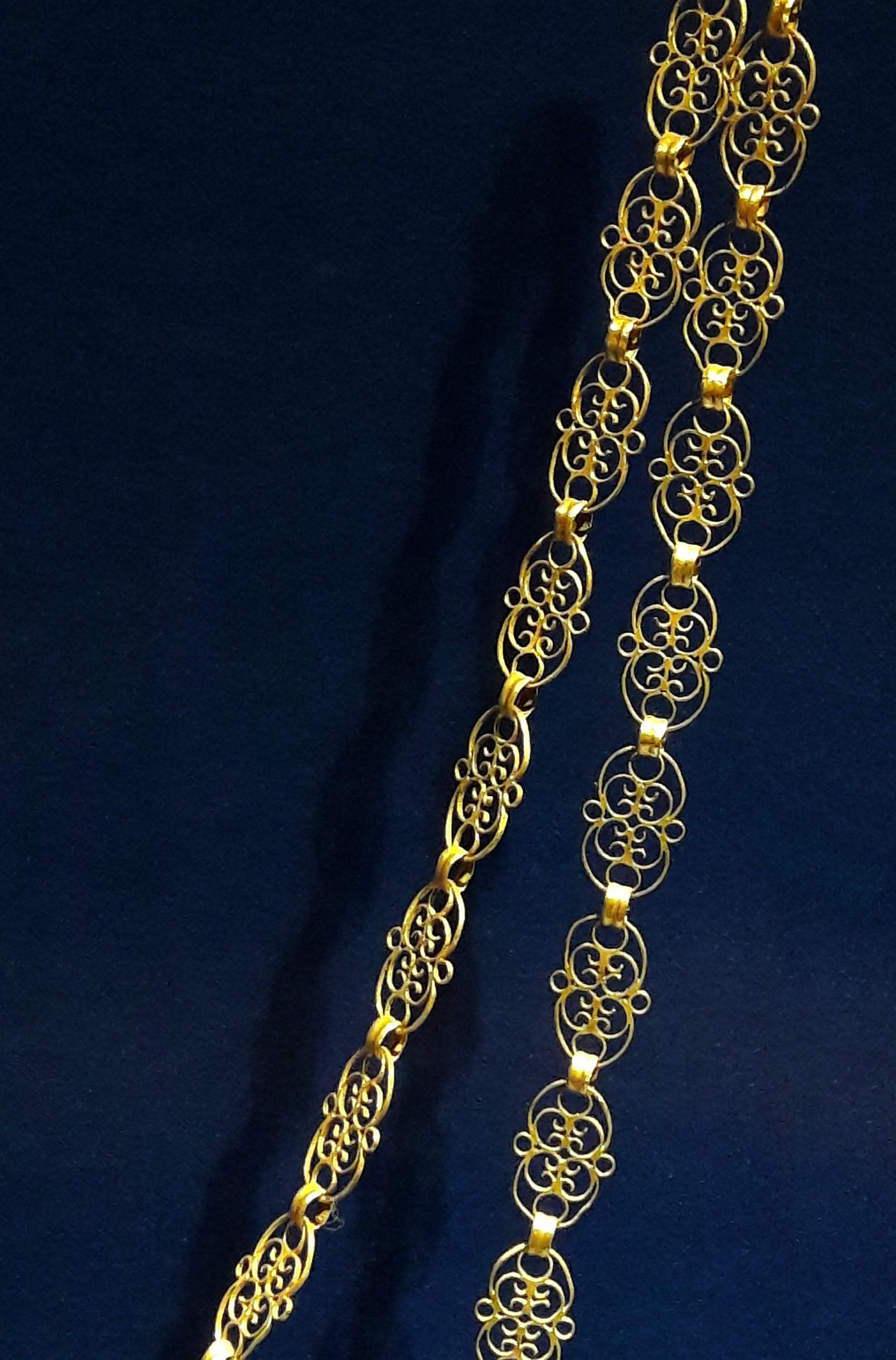 Goldene Filigran-Kette